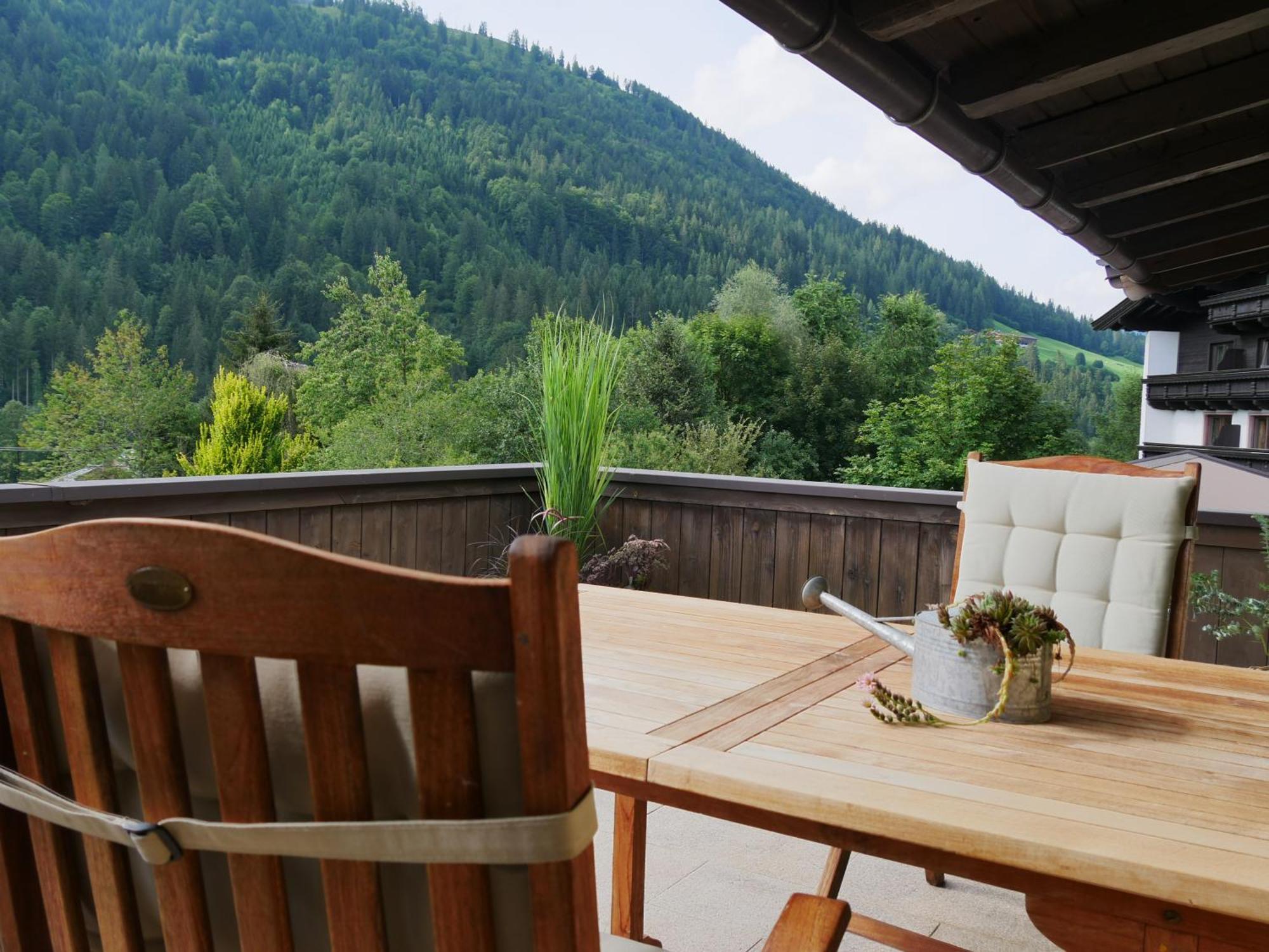 Thuss'N: Family-Friendly Alpine Retreat Apartment Kirchberg in Tirol Exterior photo